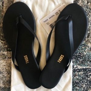Tkees Sandal Black Nori Taro Size 8. New dust bag